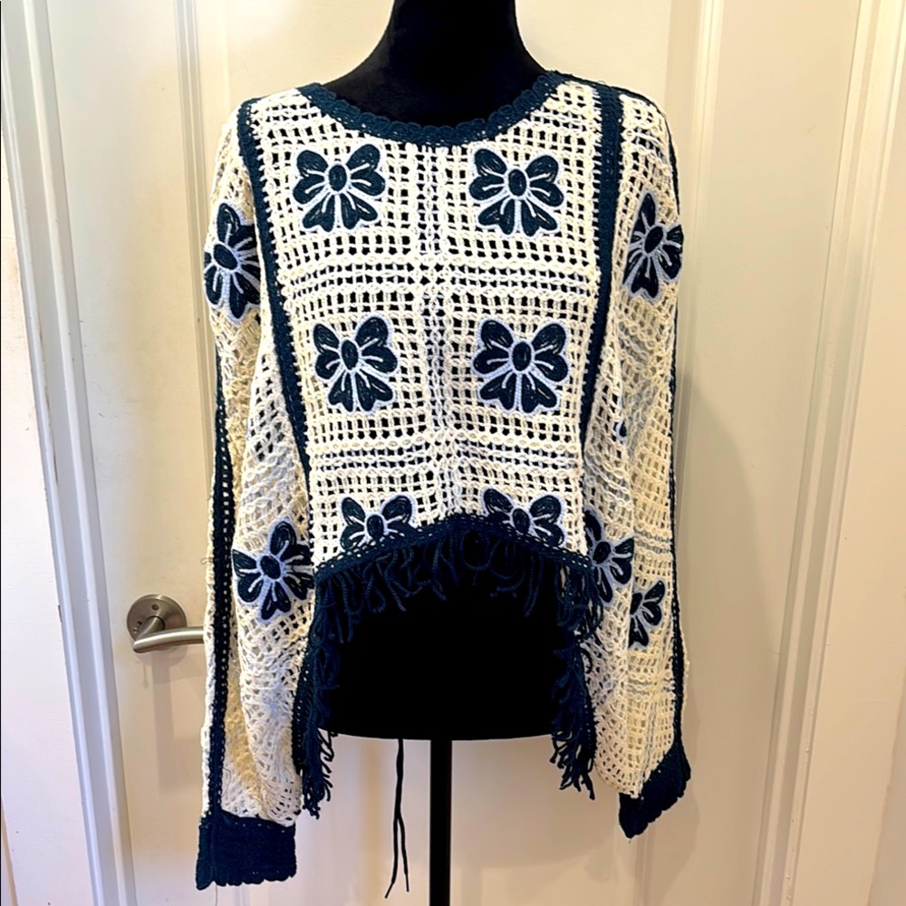 NWT House of Harlow 1960 navy and cream crochet fringed poncho